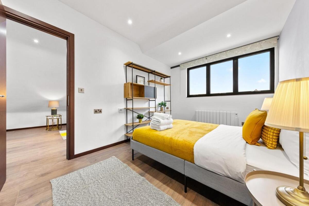 Modern 1 Bed Flat - Golders - * Londra