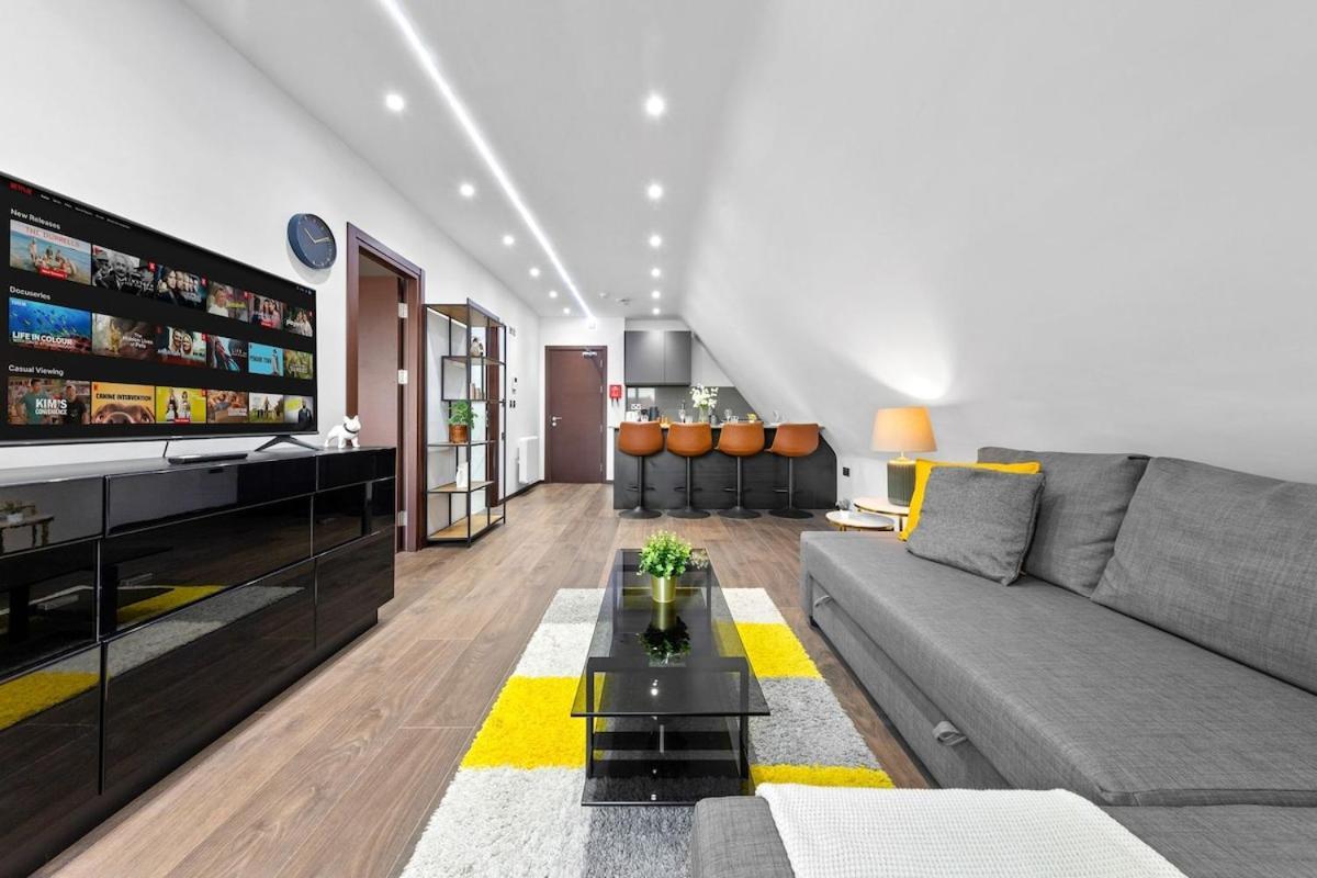 Modern 1 Bed Flat - Golders -