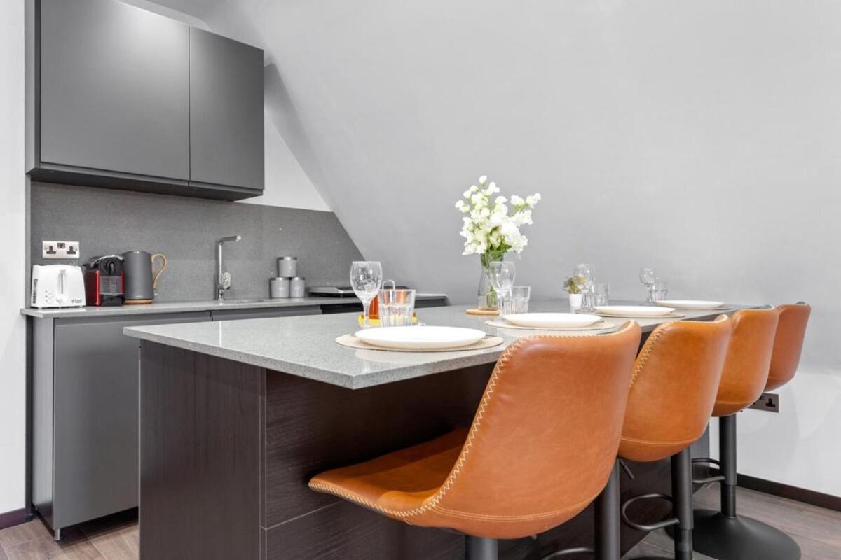 Modern 1 Bed Flat - Golders -